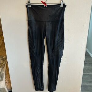 Spanx Moto leggings. Size Large